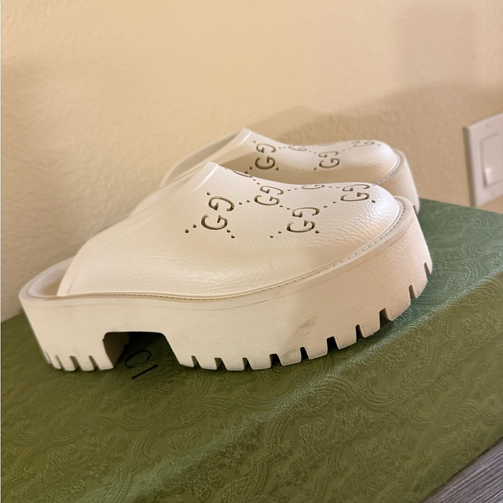 Gucci Tan platforms - Picture 2 of 6